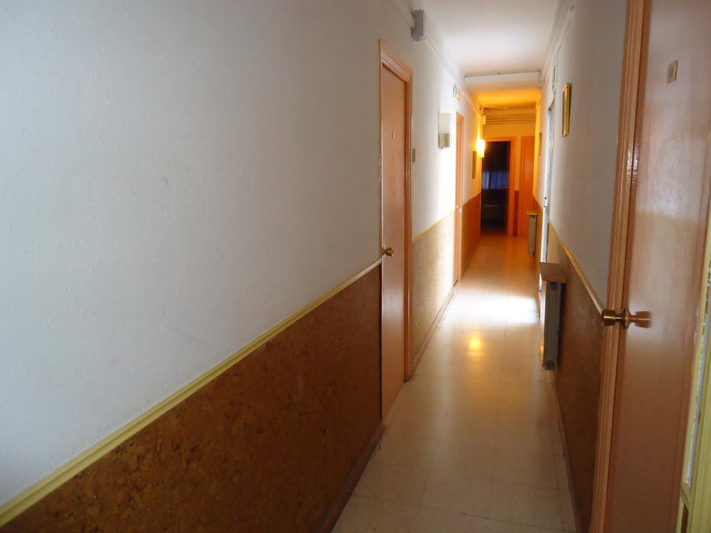 Hotel Pension Mode Lleida Dış mekan fotoğraf