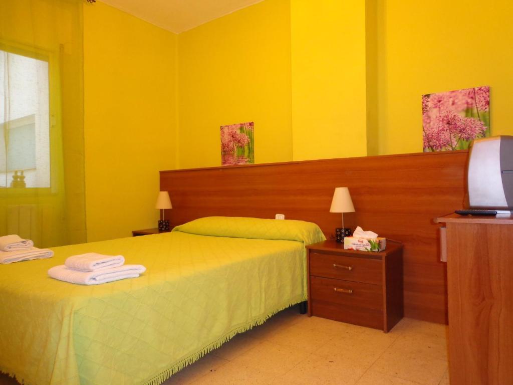 Hotel Pension Mode Lleida Oda fotoğraf